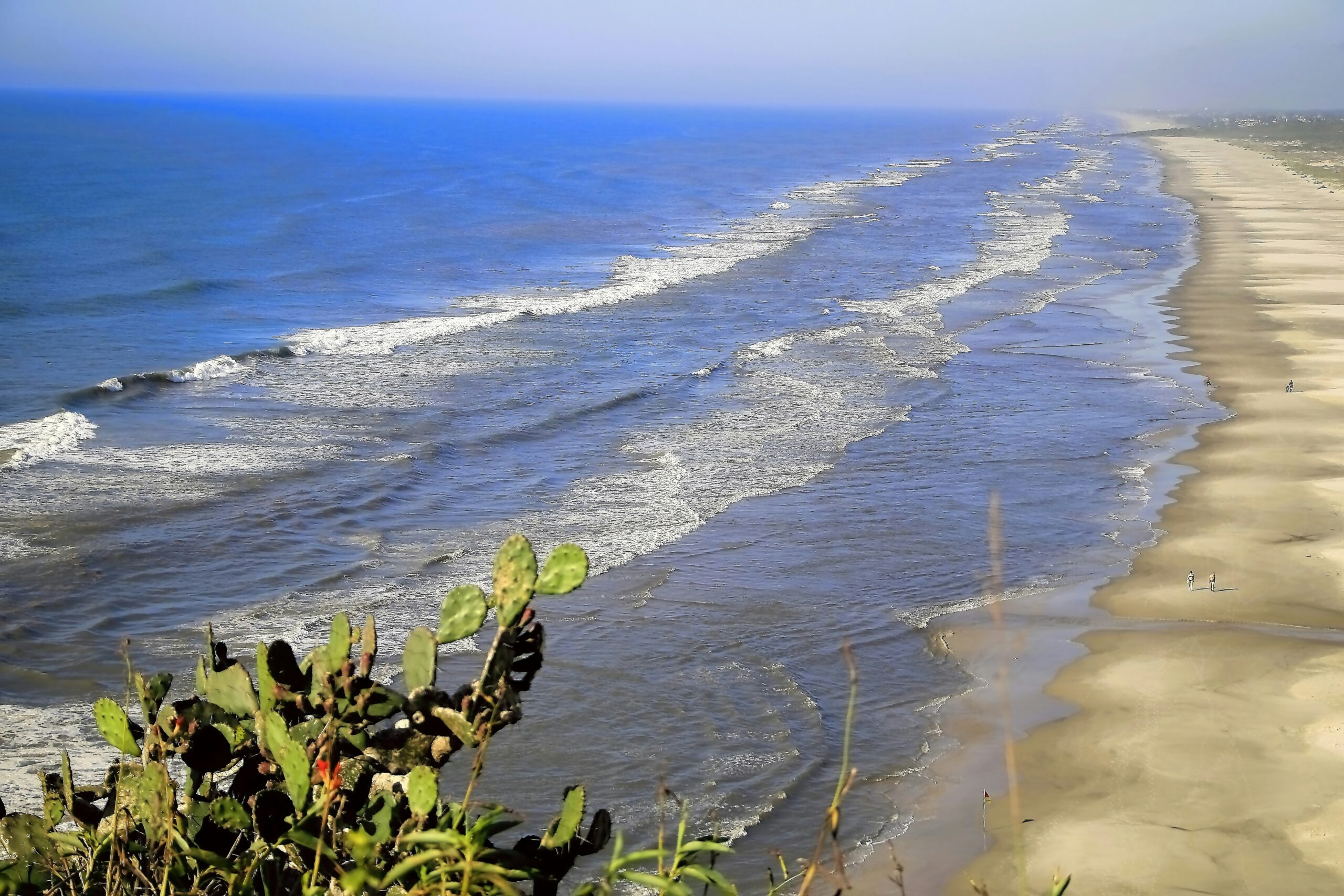 Torres en Rio Grande do Sul: todas sus playas para disfrutar Brasil en familia este verano 2026
